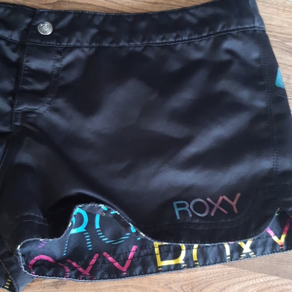Black Roxy silk reversible shorts size 4 - Picture 7 of 17